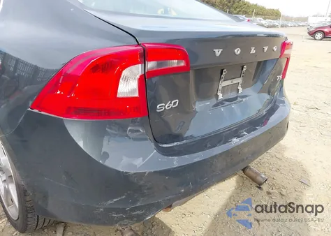 2013 Volvo S60 T5 z USA, uszkodzony, nr VIN YV1612FS5D2219990